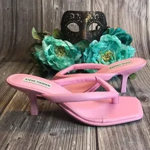 Steve Madden Women's Moxxi Heeled Sandal - Trendy Cushioned Strap Open Toe Shoes